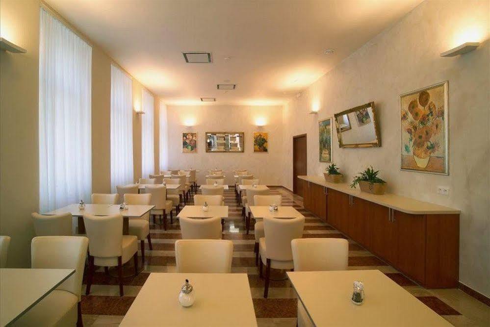 Centre Plaza Hotell