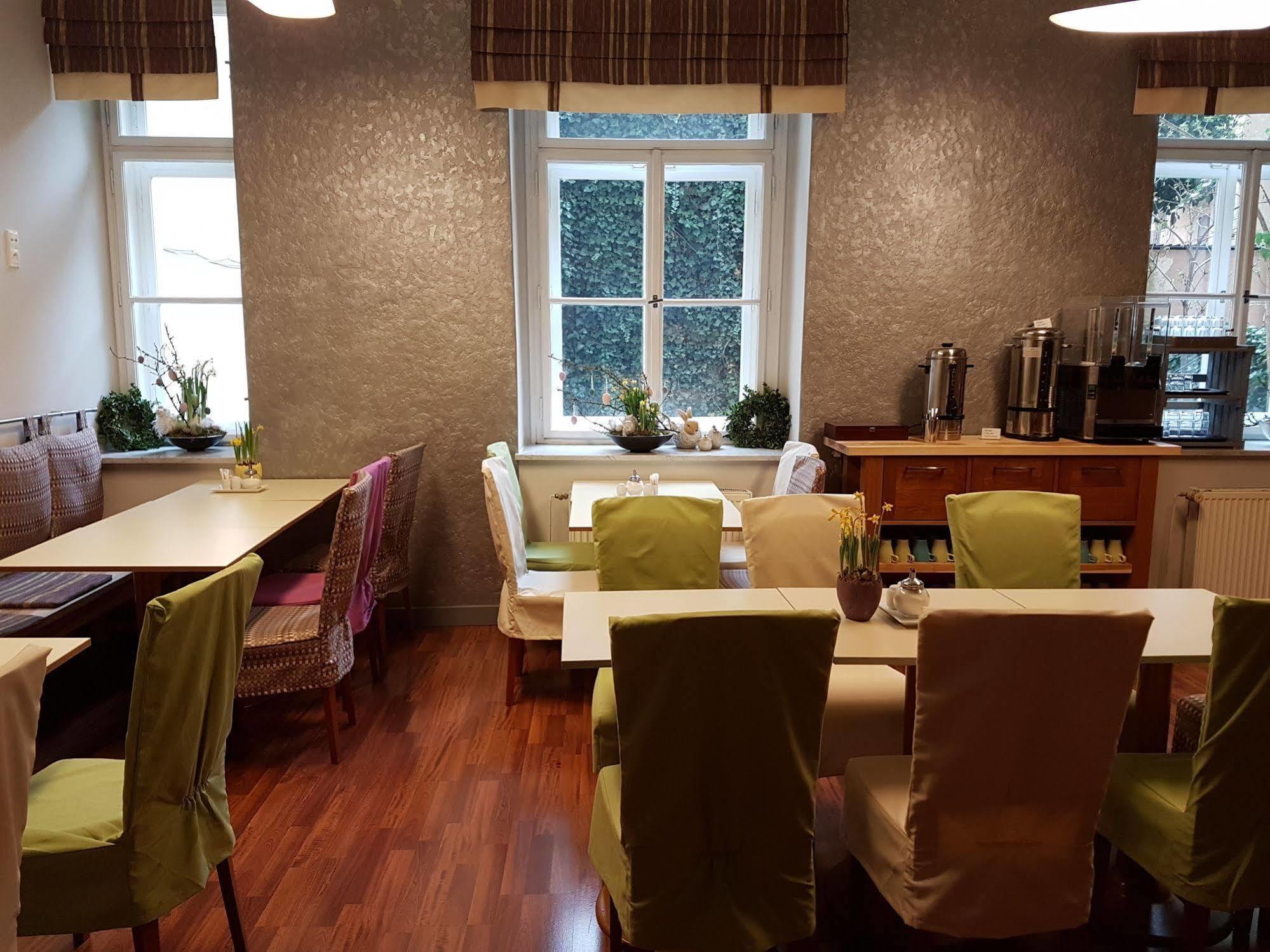 Centre Plaza Hotell Prag